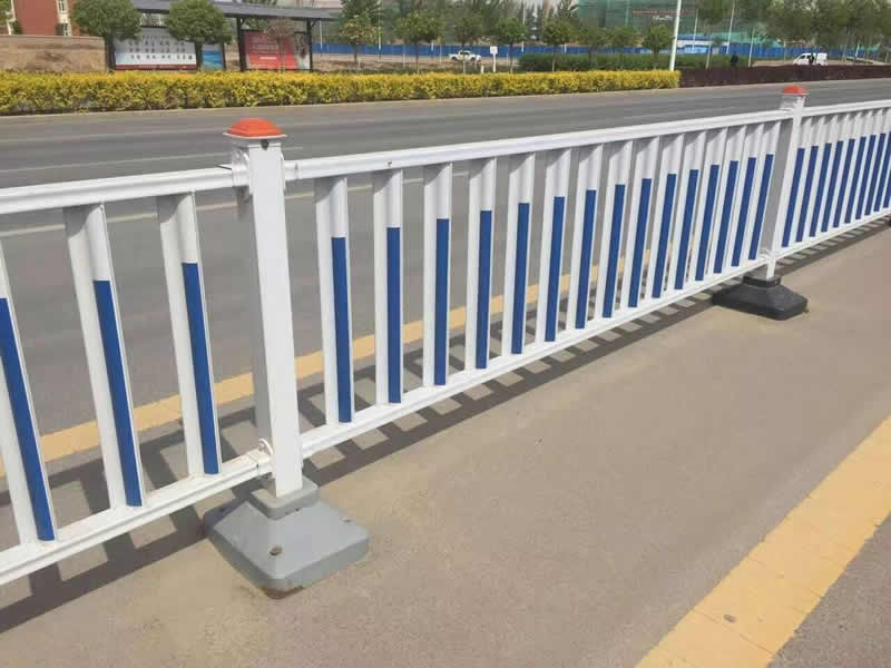 成安防眩目道路护栏